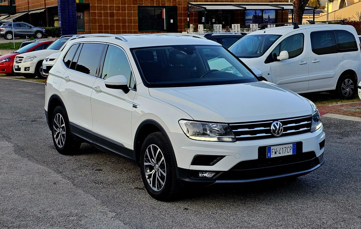 Volkswagen  Tiguan 